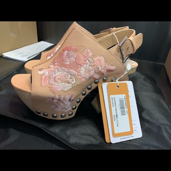 Alexander McQueen Embroidered Platform Clog - Picture 5 of 8